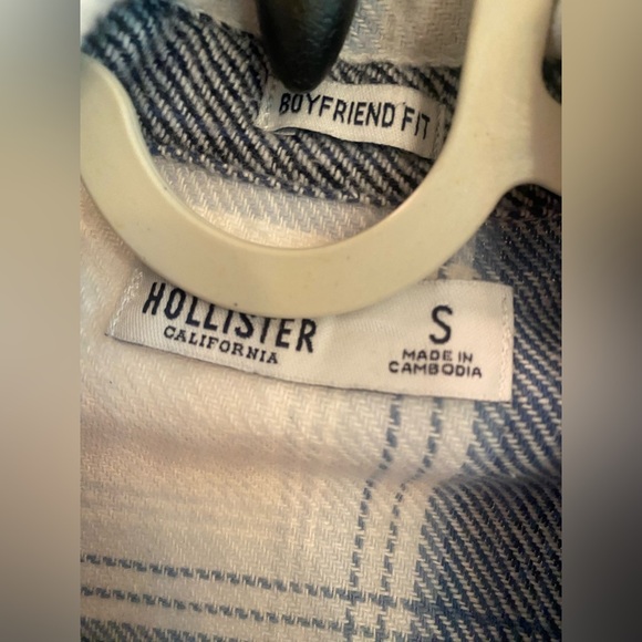 Hollister Blue and White button down - Picture 2 of 3